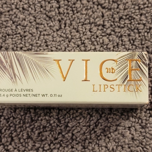 Urban Decay Lipsticks Bad Blood and 100 Degrees - Picture 2 of 12